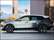 بی ایم ڈبلیو نے سیکنڈوں میں رنگ بدلنے والی کار پیش کردی