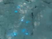 آرکٹک میں نیلی روشنی خارج کرنے والی برف دریافت