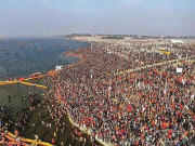 بھارت کورونا کے پھیلاؤ اور ہزاروں ہلاکتوں کے خدشے کے باوجود ہندو تہوار کی اجازت