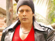 معروف بالی ووڈ اداکار اور ان کی بیوی حادثے کا شکار