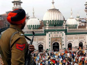 بھارت میں وُکلاء کا اذان پر پابندی کا مطالبہ