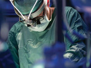 مرد سرجنوں کے ہاتھوں خواتین مریضوں کی موت کے امکانات زیادہ کیوں 