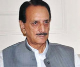 سینیٹعمران کے بیان پر احتجاج جاری کیانی نے آپریشن سے دہشت گردی 40 فیصد کم ہونے کا کہا تھا ظفر الحق