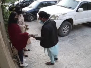 گھر کی دہلیز پر کھڑی لڑکیوں کو لوٹنے کی ویڈیو وائرل