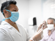 کورونا کی مکمل ویکسی نیشن کی تعریف پر ماہرین تاحال غیرمتفق