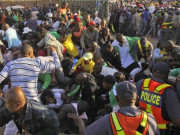 کیمرون اسٹیڈیم میں داخل ہونے کے دوران بھگدڑ میں 8 افراد کچل کر ہلاک