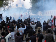 بلدیاتی قانون کیخلاف ایم کیو ایم پاکستان کی ریلی پر پولیس کی شیلنگ اور لاٹھی چارج