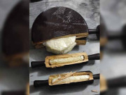 برطانیہ کیلئے بک کرائے روٹی کے بیلنوں سے 790 گرام آئس برآمد