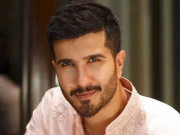 فیروز خان نے اپنی پہلی ٹک ٹاک ویڈیو سے مداحوں کے دل جیت لیے