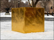 اربوں روپے مالیت کا خالص سونا پارک میں کھلے عام رکھ دیا گیا