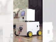 کراچی نوجوان انجینئر نے آٹزم کا شکار بچوں کیلیے روبوٹ بنالیا