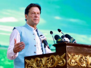 گھبرائے ہوئے لوگوں کو 20 سال بعد چوہدری شجاعت کی صحت کا خیال آگیا وزیراعظم