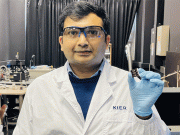 پاکستانی سائنسدان کے انقلابی  شمسی سیل نے دو عالمی ریکارڈ قائم کردیئے