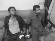 کراچی کے جناح اسپتال میں ڈاکٹروں پر چاقو سے حملہ کرنے والا برقع پوش گرفتار