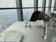 زمین سے 1800 فٹ بلند دنیا کا بلند ترین ریستوران