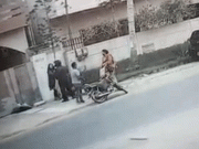 ڈیفنس میں ڈاکوؤں نے خواتین کو گھر کی دہلیز پر لوٹ لیا