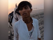 کراچی کے ساحل پر آسٹریلوی سیاح کو ہراساں کرنے پر گھوڑے کا مالک گرفتار