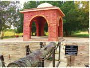 تاریخی ورثے کے سردوگرم حالات کے دوران بتدریج مٹتے نقوش کے تحفظ کیلیے حکومتی سطح پراقدامات ناگزیرہیں۔ فوٹو: ایکسپریس