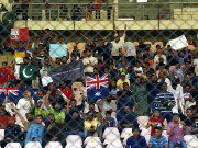 سخت گرمی بھی شائقین کا حوصلہ پست نہ کرسکی