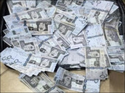 پشاور ائیرپورٹ پر ڈھائی لاکھ ریال کی اسمگلنگ ناکام 11 افراد گرفتار