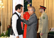 صدرنے مختلف شعبوں میں نمایاں خدمات انجام دینے والی شخصیات کواعزازات سے نوازا