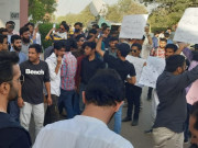 آئی بی اے کراچی یونیورسٹی میں قابل اعتراض رقص کی محفل پر طلبہ تنظیموں کا احتجاج