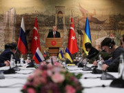ترکی میں روس اور یوکرین کے درمیان امن مذاکرات کا آغاز
