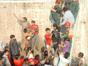 آگ لگی دھماکے ہوئے اوربھگدڑ مچ گئی 