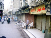 صرافہ کی گرفتاری پر احتجاج تاجروں نے 300 دکانیں اور کارخانے بند کردیے  