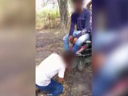 بھارت میں اونچی ذات کے ہندوؤں کا دلت لڑکے پرظلمپیرچاٹنے پرمجبورکردیا