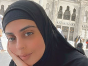 یشما گل نے عمرے کی سعادت حاصل کرلی غلاف کعبہ کا تحفہ بھی مل گیا