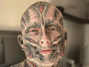 ٹیٹو کے شوقین شخص نے پورا جسم گدوا لیا