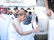 وزیرِ اعظم شہباز شریف کی مکہ مکرمہ آمد وفد کے ہمراہ عمرہ کی ادائیگی