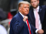 ڈونلڈ ٹرمپ نے مظاہرین کے پاؤں پر گولیاں مارنے کا کہا تھا سابق وزیر دفاع کا انکشاف