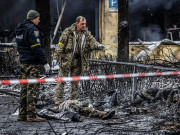 یوکرین میں روسی فوج کے حملے میں فوجی اڈہ تباہ