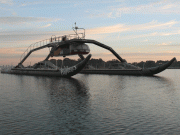 بے قابو لہروں پر تیرنے والے مکڑی کشتی