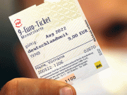 اس یورپی ملک میں صرف 950 ڈالر ٹکٹ پر ماہانہ لامحدود سفر کیجیے