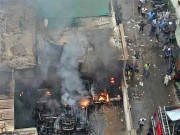 شارٹ سرکٹ سے لگی آگ نے 16 رکشے جلا دیے