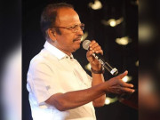 معروف بھارتی گلوکارلائیو پرفارمنس کے دوران اسٹیج پر گر کر ہلاک ویڈیو وائرل