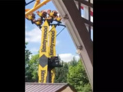 امریکا میں جھولے کو تکنیکی خرابی کا سامنا سواریاں ہوا میں الٹی لٹک گئیں