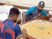 فخرزمان ’’کیرم بورڈ‘‘ میں شائی ہوپ کے استاد بن گئے