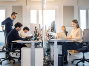 زیادہ وقت بیٹھ کر گزارنے والوں میں دل کے دورے اور فالج کے خطرات بڑھ جاتے ہیں تحقیق