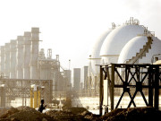 عالمی سیاست کی جلتی پر امریکی تیل 