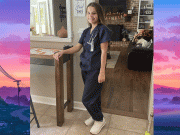 فالج کا شکار لڑکی نے 5 سال بعد اپنے پیروں پر چل کر ڈاکٹروں کو حیران کردیا