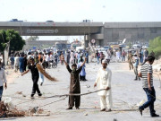 کراچی میں لوڈشیڈنگ کیخلاف جگہ جگہ احتجاج ماڑی پور میں خاتون جاں بحق