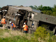 امریکا میں تیزرفتار ٹرین اور ٹرک میں تصادم3 ہلاک اور50 زخمی