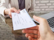 غلطی سے  اکاؤنٹ میں 24 برس کی تنخواہ منتقل ہونے پر ملازم استعفیٰ دیکر غائب