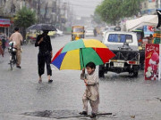 کراچی کے مختلف علاقوں میں تیز بارش سیلابی صورتحال پیدا ہوگئی