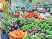 عید قربان نزدیک آتے ہی سبزیوں اور پھلوں کی قیمتیں آسمان پر پہنچ گئیں