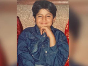 یہ کس معروف اداکار کے بچپن کی تصویر ہے